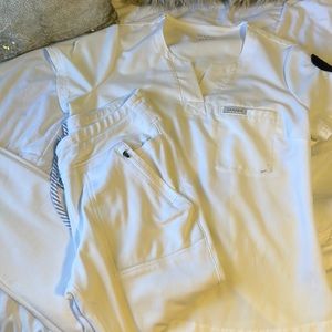 JAANUU WHITE SCRUB SET